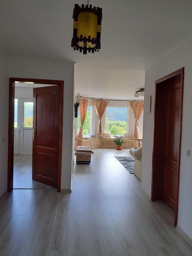 Casa Popa Hotel Гура Хуморулуй Екстериор снимка