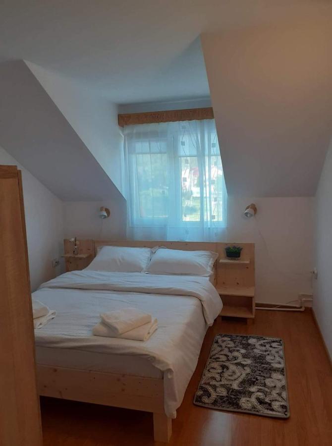 Casa Popa Hotel Гура Хуморулуй Екстериор снимка
