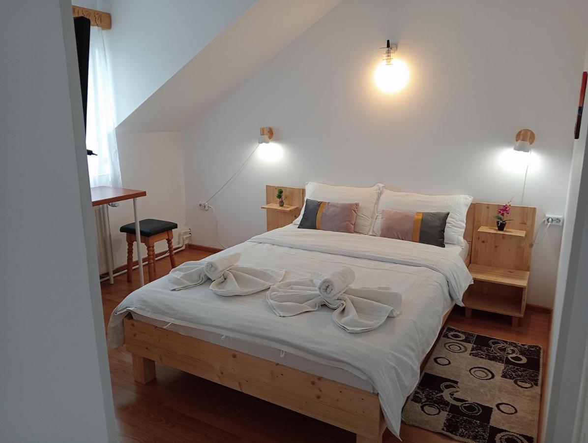 Casa Popa Hotel Гура Хуморулуй Екстериор снимка