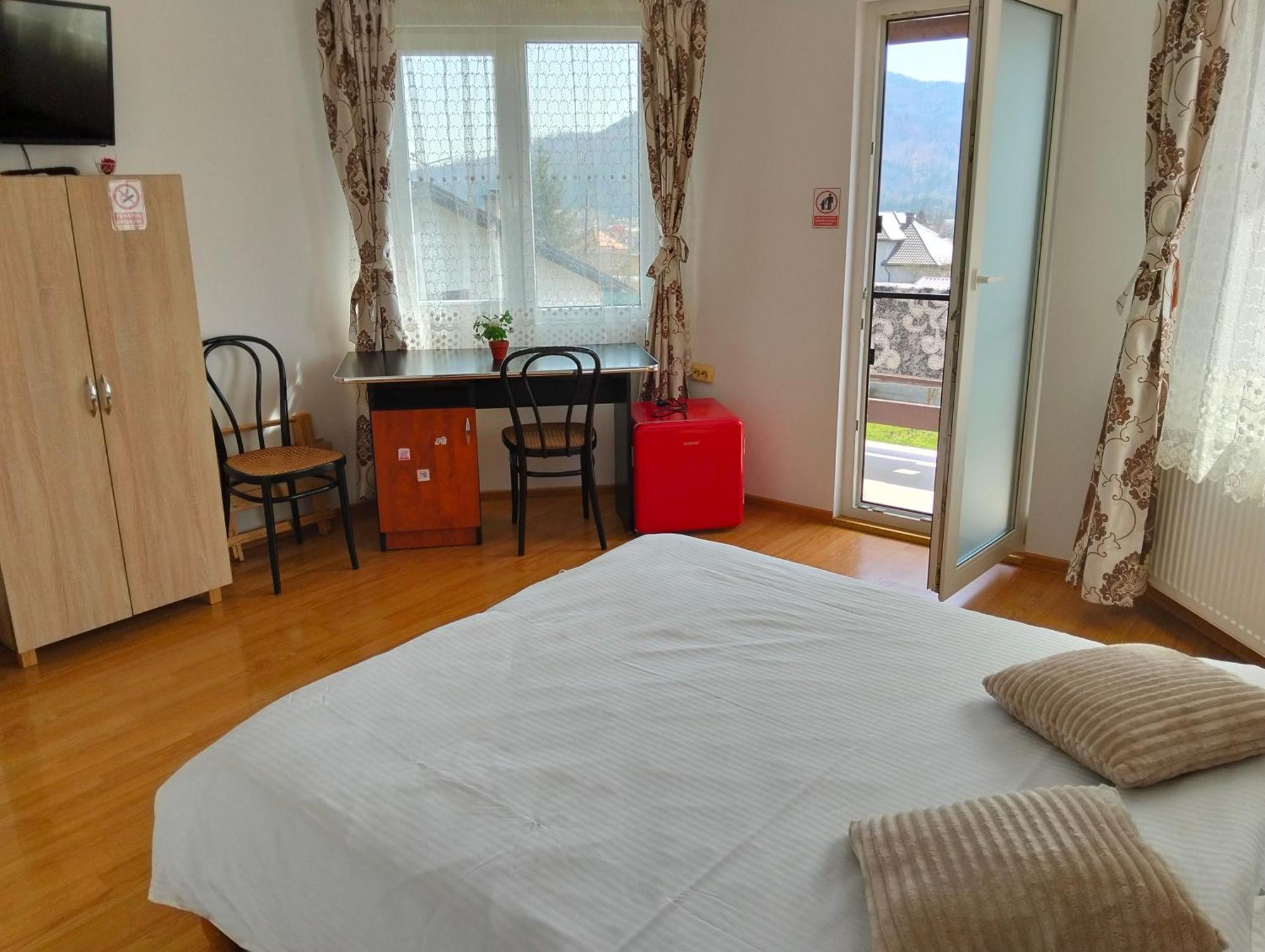 Casa Popa Hotel Гура Хуморулуй Екстериор снимка